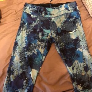 Nike dryfit leggings ! Only wore 1 !